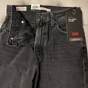 Levi’s Woman’s 70s High Flare Dark Gray Jeans BRAND NEW NEVER WORN Sz. 26/32